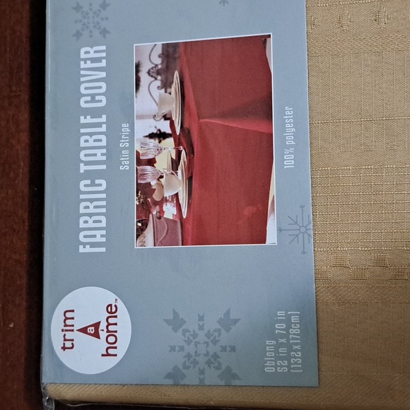 Table Cloth Fabric Table Cover Oblong Gold Polyester In Sealed Package - Picture 2 of 3